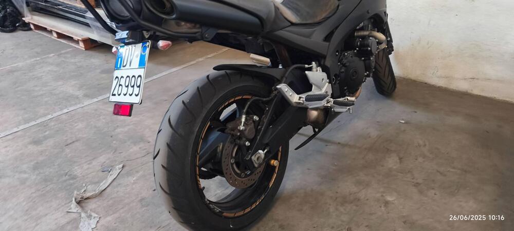 Suzuki GSR 600 (2006 - 11) (4)