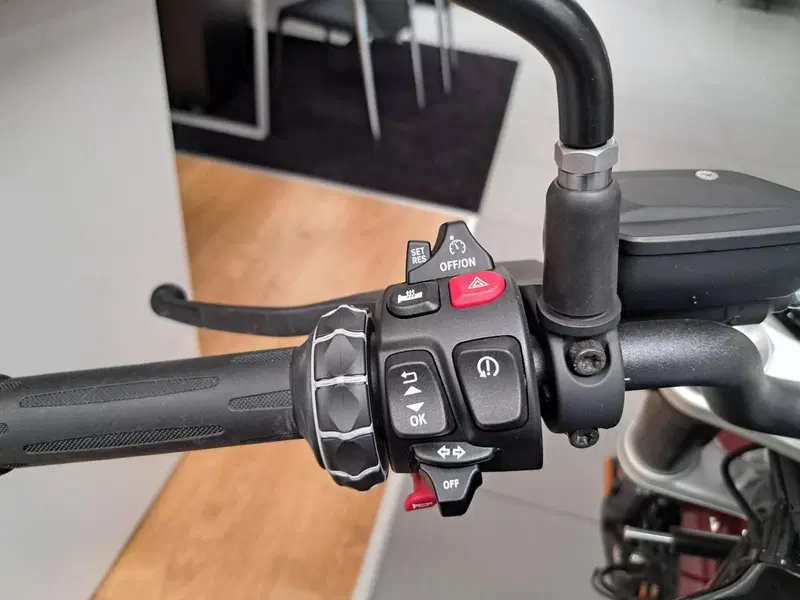 Bmw R 12 (2024 - 26) (5)