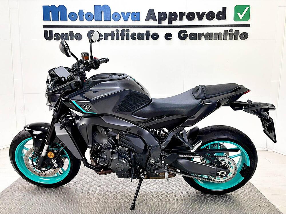 Yamaha MT-09 Y-AMT (2024 - 25) (5)