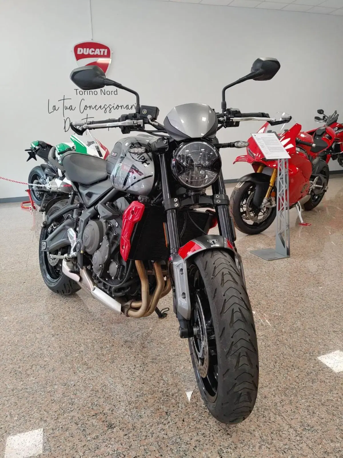 Triumph Trident 660 (2021 - 24) (2)