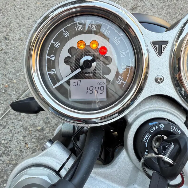 Triumph Speed Twin 1200 (2021 - 24) (8)