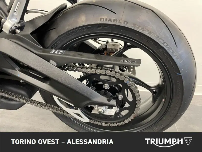Triumph Street Triple 765 RS (2023 - 26) (16)