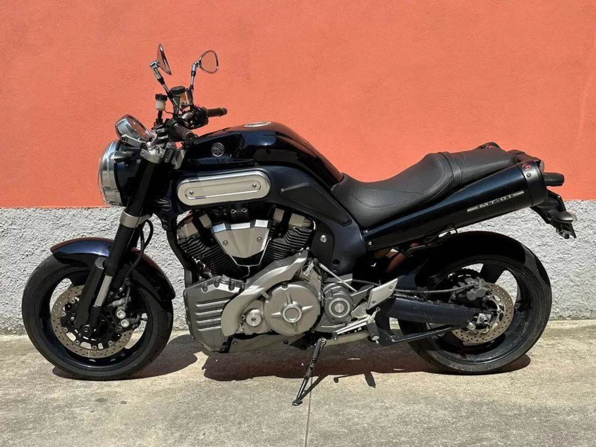 Yamaha MT-01 (2005- 11) (2)