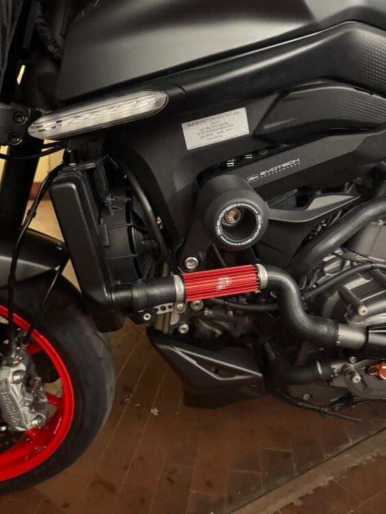 Ducati Monster 937 + (2021 - 25) (2)