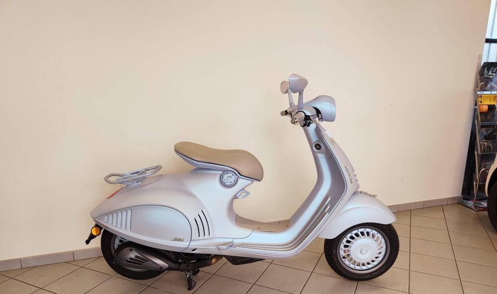 Vespa Vespa 946 Snake 125 (2025)