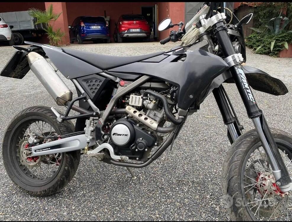 Fantic Motor Motard 125 Competition 4t (2020) (2)
