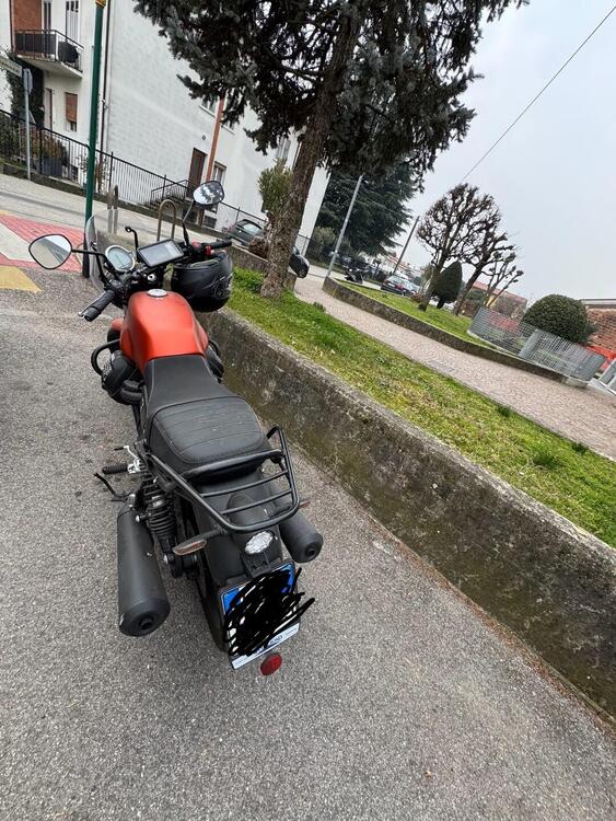 Moto Guzzi V7 Stone (2021 - 24) (2)