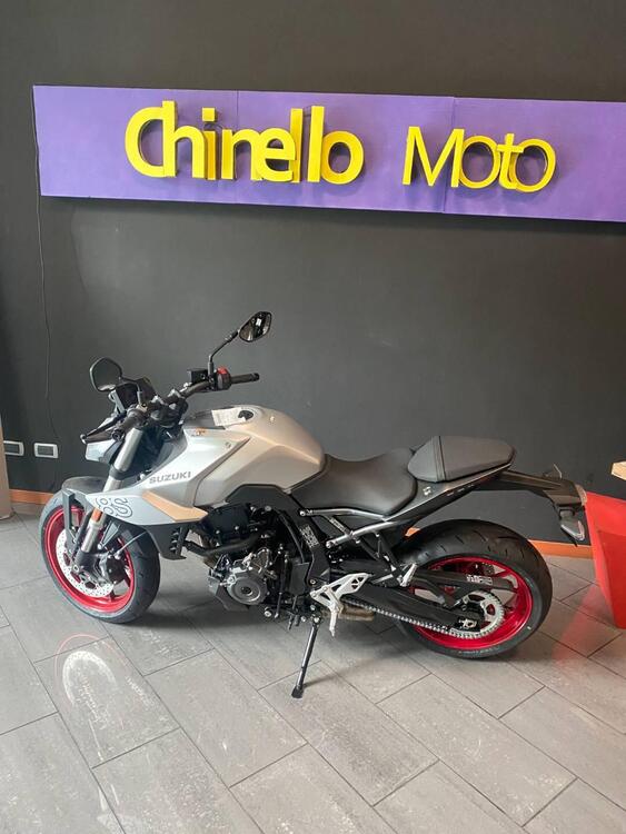 Suzuki GSX-8S (2025) (2)