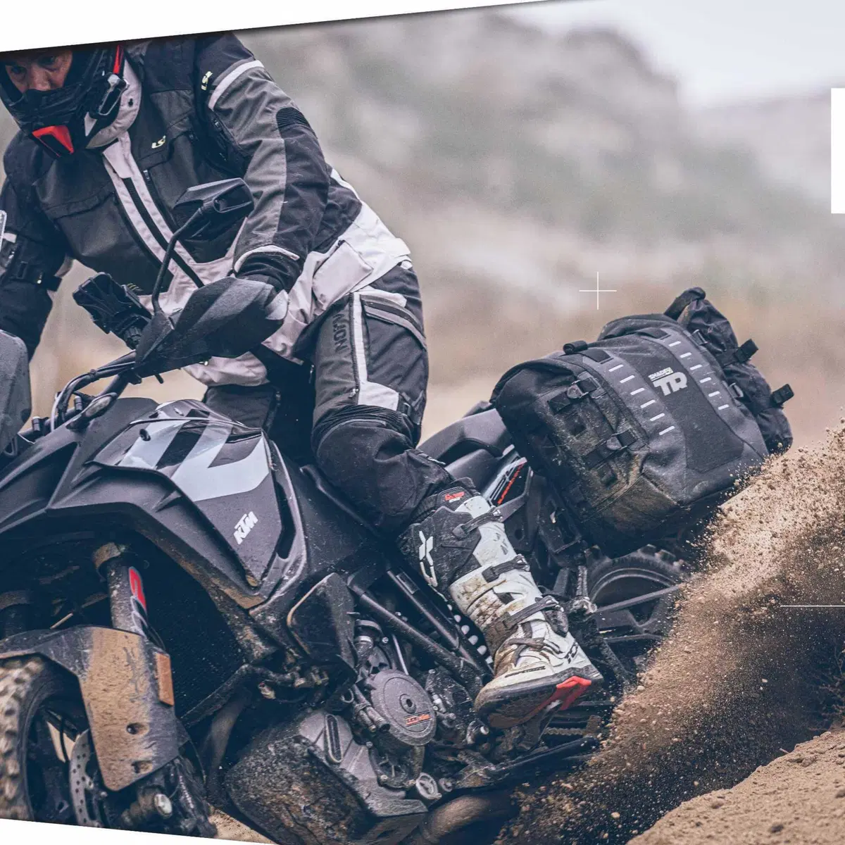 SHAD presenta la rinnovata borsa laterale TR40 (12)