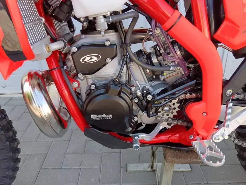 Betamotor RR X-PRO 300 2T Enduro (2026) (8)