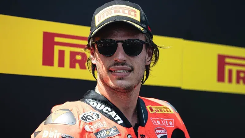 SBK 2025. ESCLUSIVO - Nicol&ograve; Bulega LIVE con Carlo Baldi e voi lettori su Moto.it! [VIDEO]
