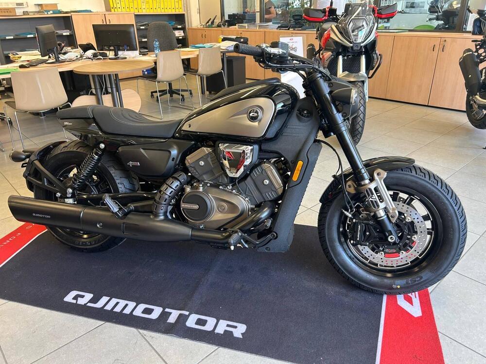 QJ Motor SRV 600 V (2025) (3)