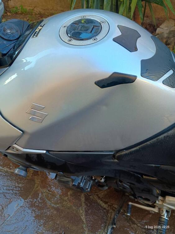 Suzuki GSR 600 (2006 - 11) (3)