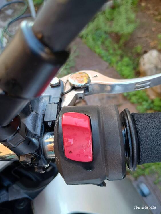 Suzuki GSR 600 (2006 - 11) (4)