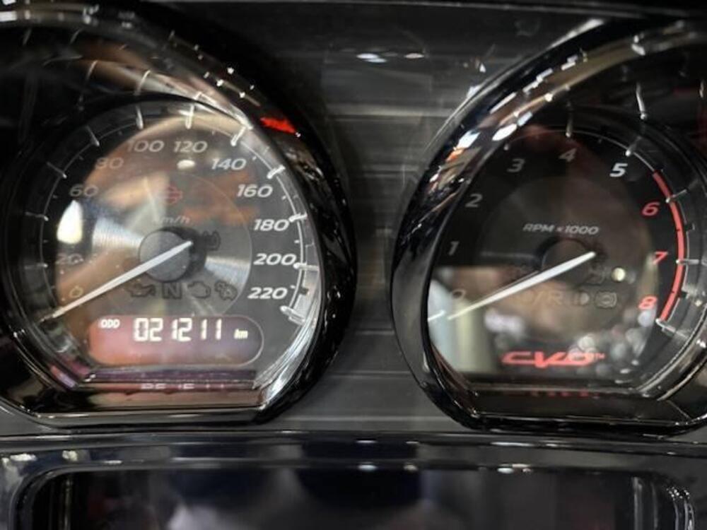 Harley-Davidson 117 Street Glide (2022) - FLHXSE (5)