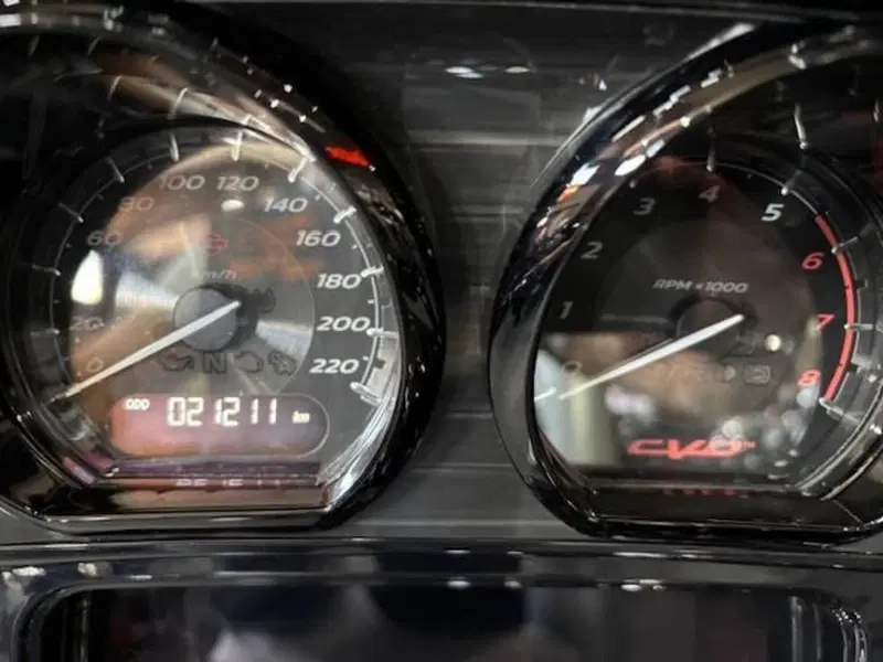 Harley-Davidson 117 Street Glide (2022) - FLHXSE (5)