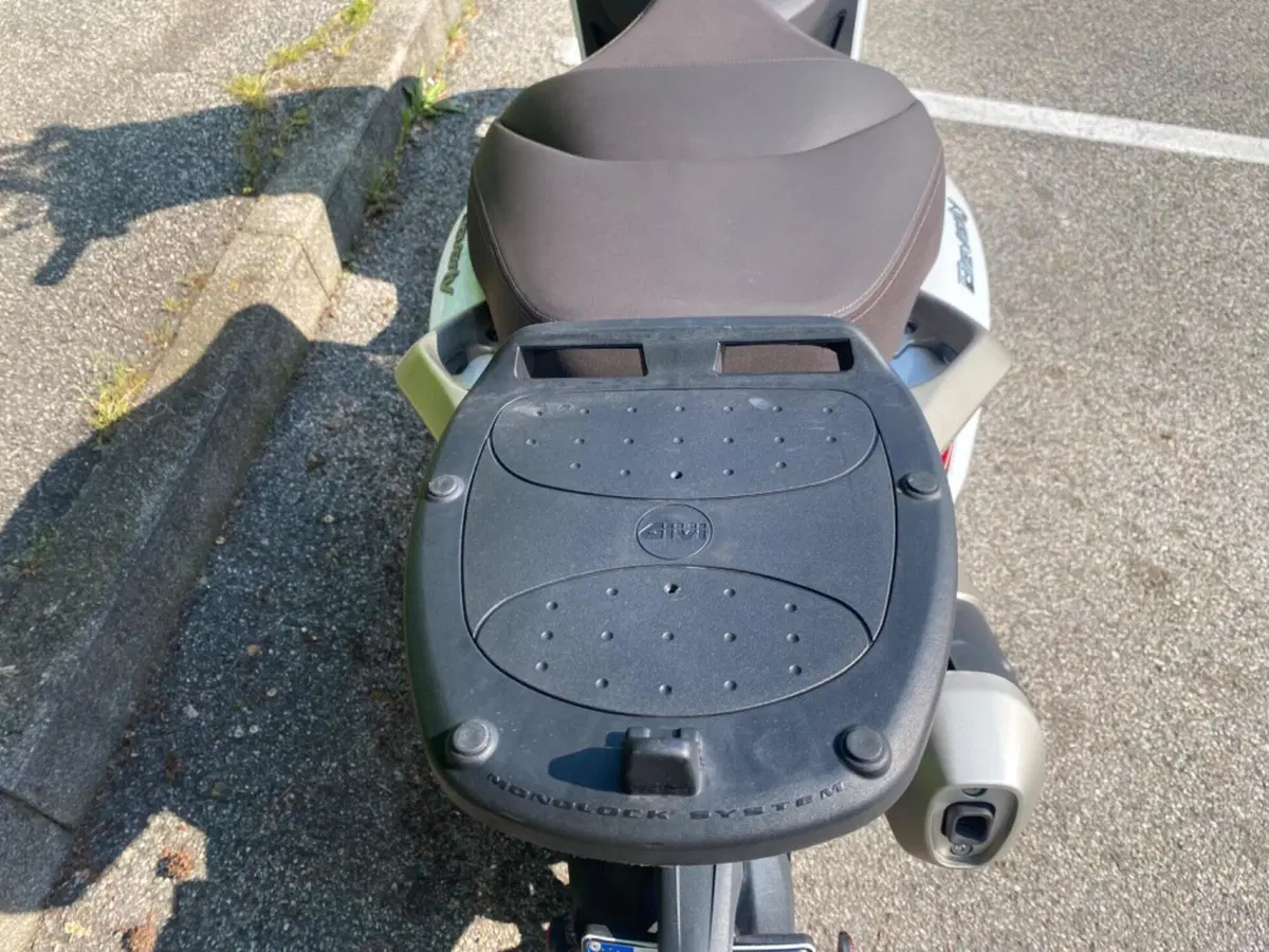 Piaggio Beverly 300 ABS-ASR (2021 - 25) (8)