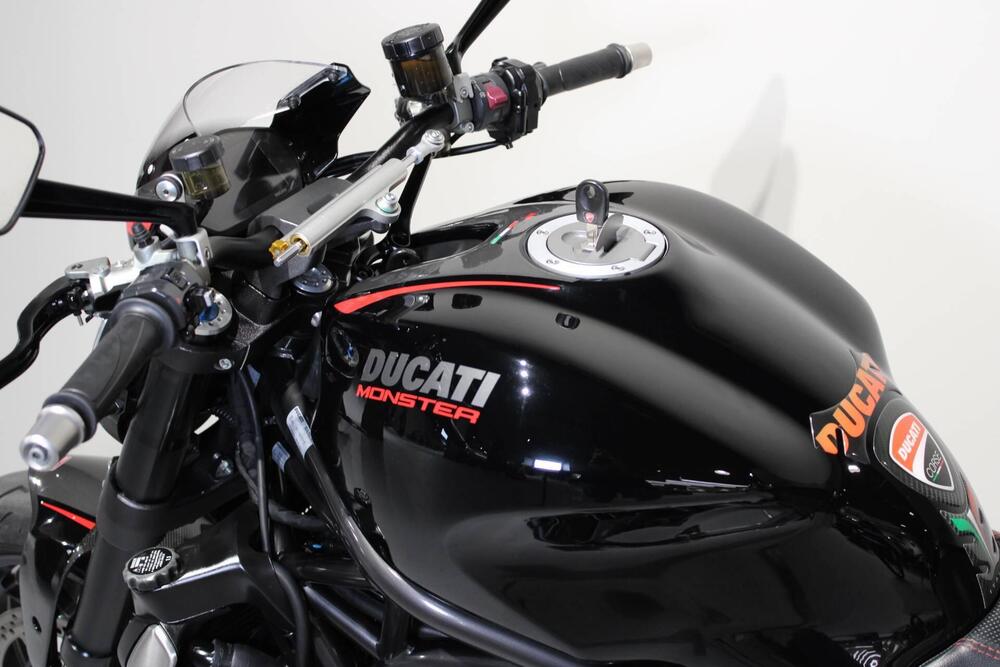 Ducati Monster 1200 R (2016 - 19) (5)