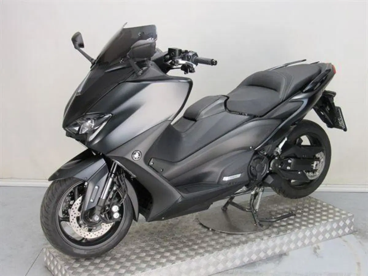 Yamaha T-Max 560 (2020 - 21) (4)