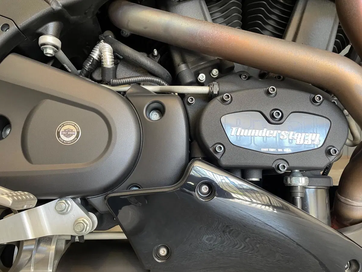 Buell Lightning CityX XB9 SX Total Black (2009 - 11) (7)