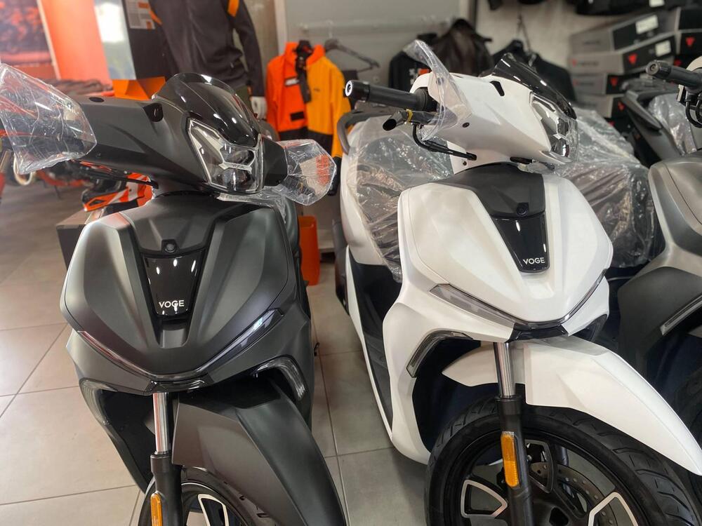 Voge Sfida SR16 125 (2025) (5)