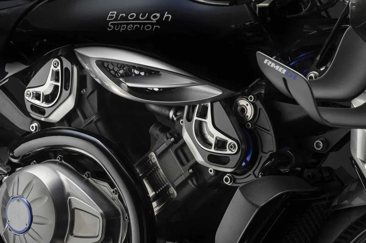 Brough Superior e Richard Mille: nasce RMB01, l’incontro tra arte e ingegneria [GALLERY] (4)