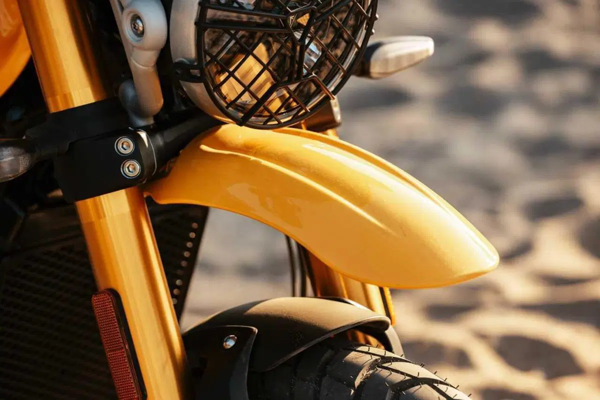 Arriva la Triumph Scrambler 400 XC: ruote a raggi e vocazione off-road [GALLERY] (9)
