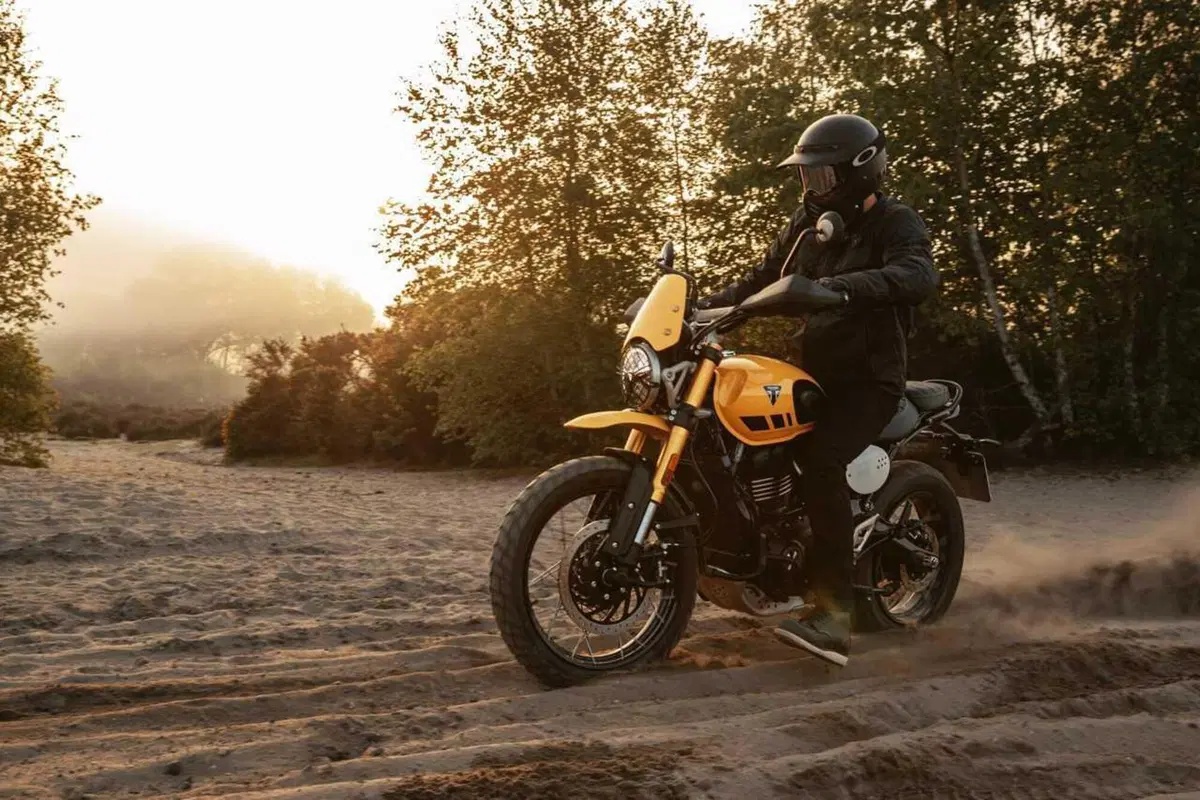 Arriva la Triumph Scrambler 400 XC: ruote a raggi e vocazione off-road [GALLERY] (22)