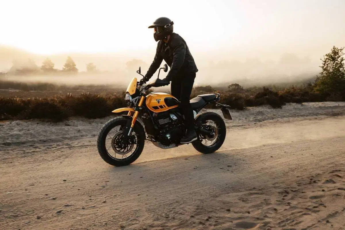 Arriva la Triumph Scrambler 400 XC: ruote a raggi e vocazione off-road [GALLERY] (23)