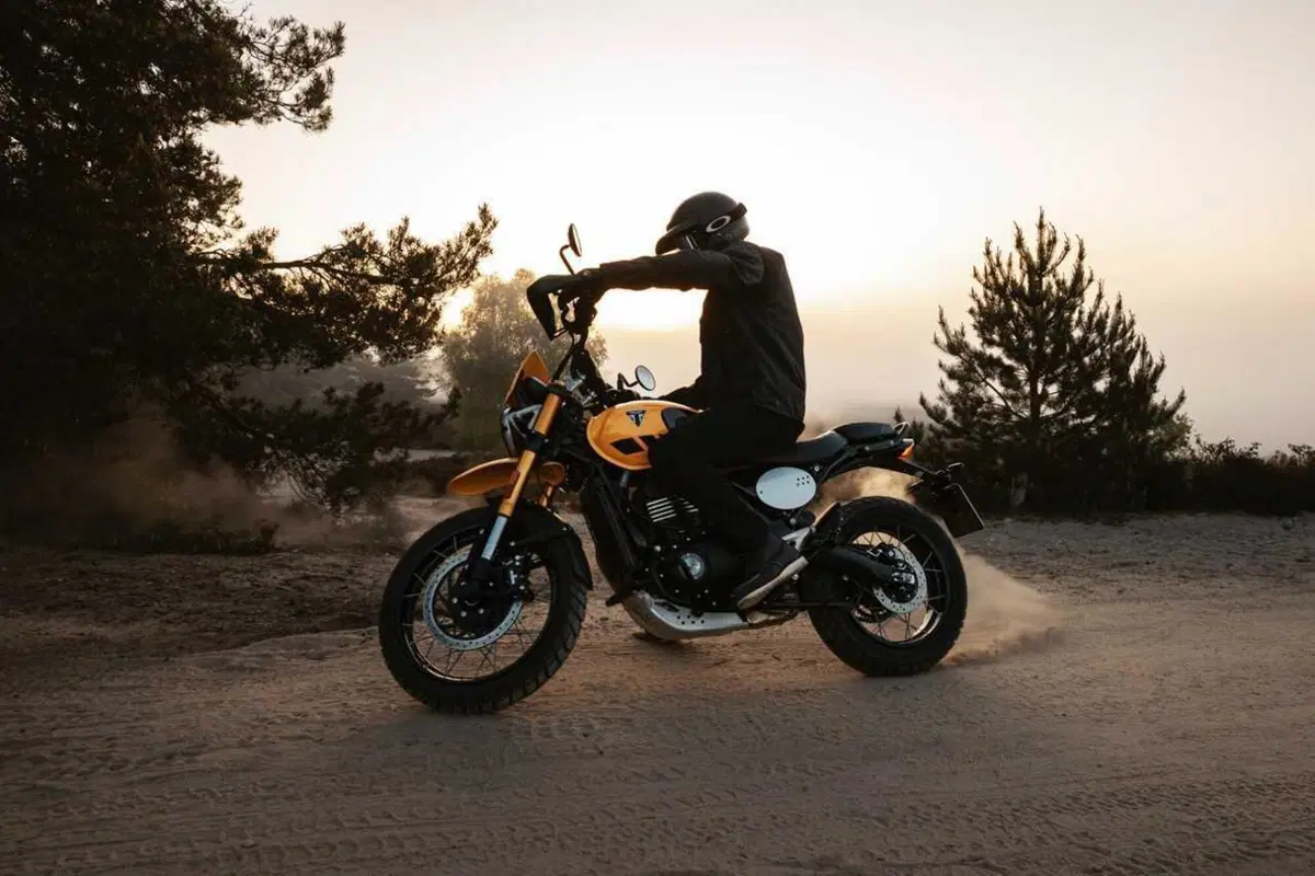 Arriva la Triumph Scrambler 400 XC: ruote a raggi e vocazione off-road [GALLERY] (32)