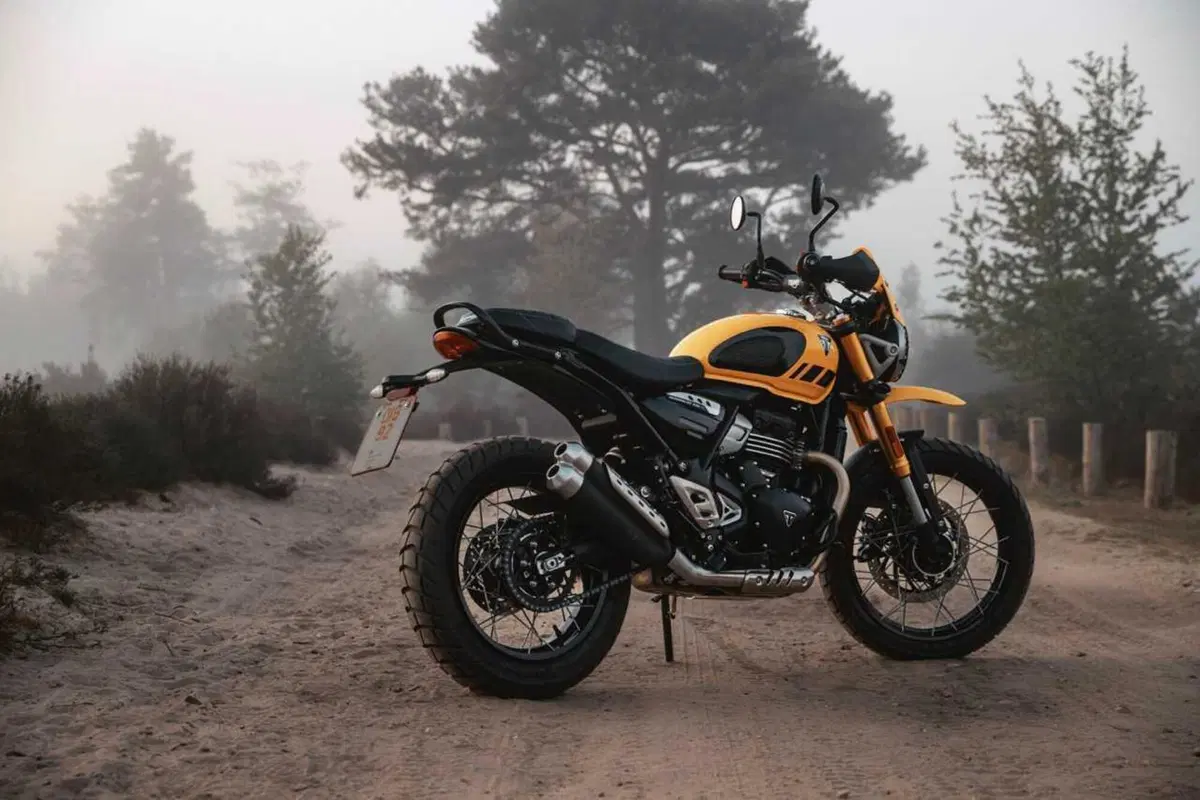 Arriva la Triumph Scrambler 400 XC: ruote a raggi e vocazione off-road [GALLERY] (39)