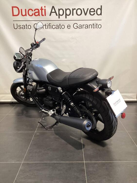 Moto Guzzi V7 Stone (2021 - 24) (4)