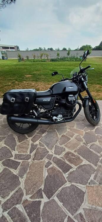 Moto Guzzi V7 III Stone (2017 - 20)