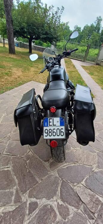 Moto Guzzi V7 III Stone (2017 - 20) (2)