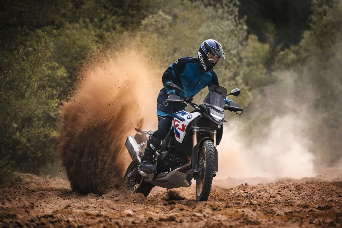 Le BMW 2026 cambiano vestito. Dalla R 1300 GS alla M 1000 XR: ecco tutte le nuove colorazioni [GALLERY] (46)