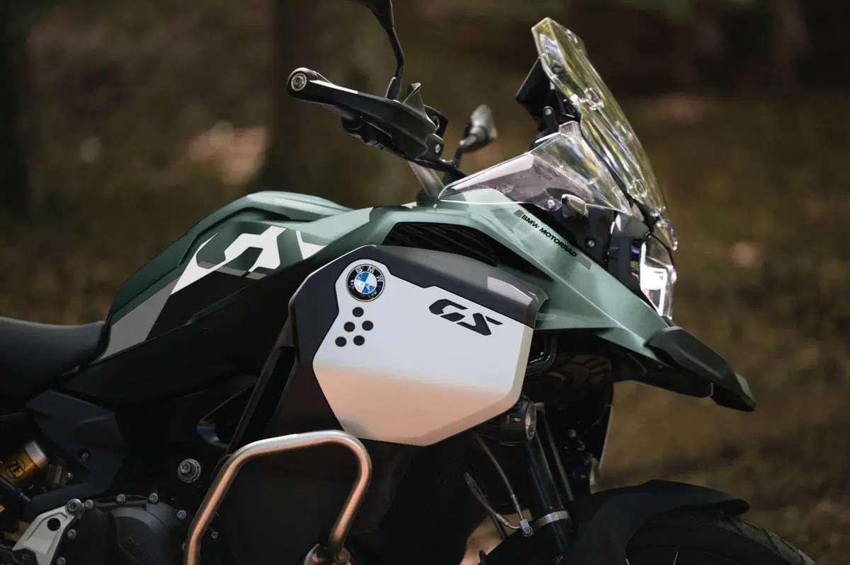 Le BMW 2026 cambiano vestito. Dalla R 1300 GS alla M 1000 XR: ecco tutte le nuove colorazioni [GALLERY] (36)
