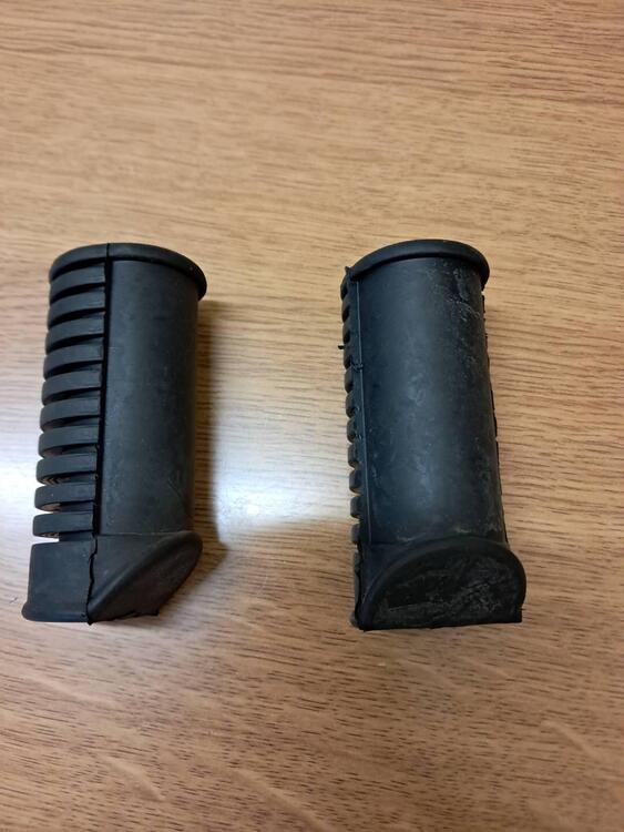 PEDANE IN GOMMA LE MANS 1000 1000 SP II SP III Moto Guzzi (3)