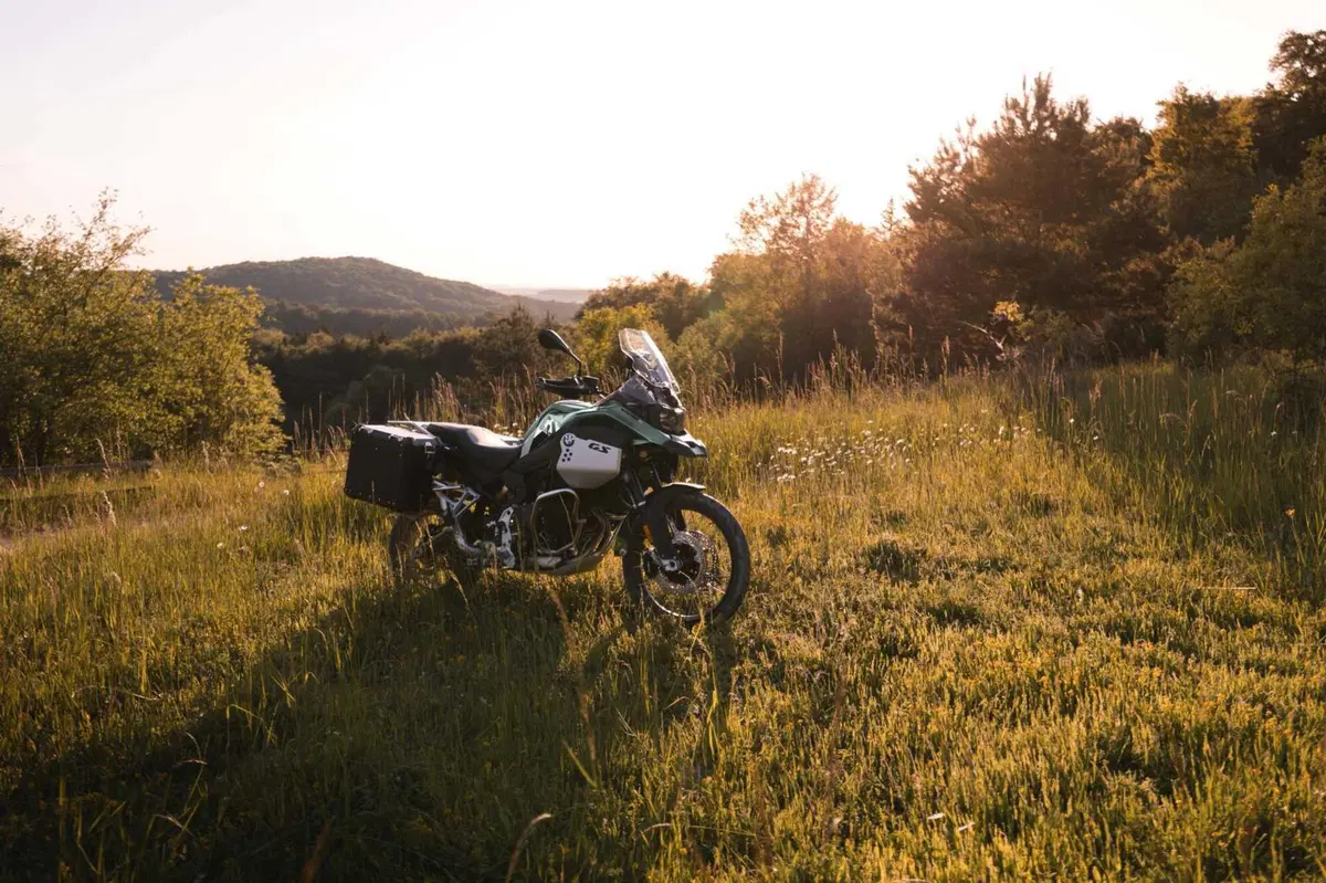 Le BMW 2026 cambiano vestito. Dalla R 1300 GS alla M 1000 X: ecco le foto delle nuove colorazioni [GALLERY] (7)