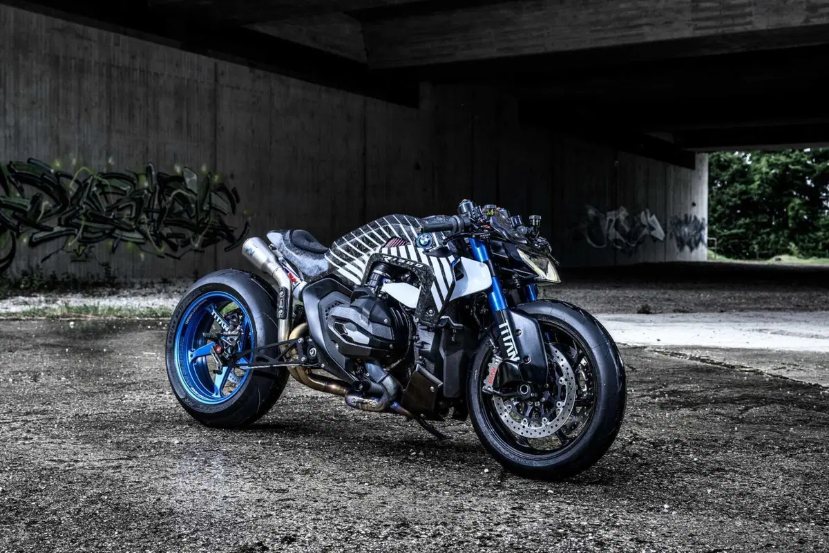 Una BMW R 1300 R con il NOS? Sì, è la 'Titan': l'ultima creazione da drag race [GALLERY] (4)