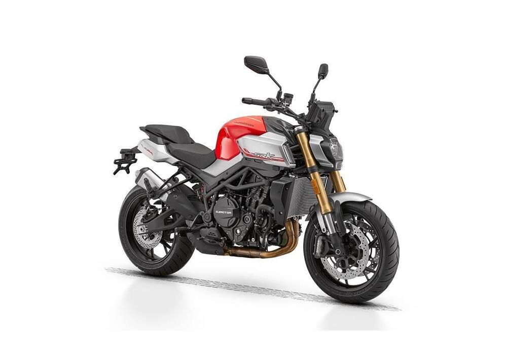 QJ Motor SRK 900 (2025) (2)