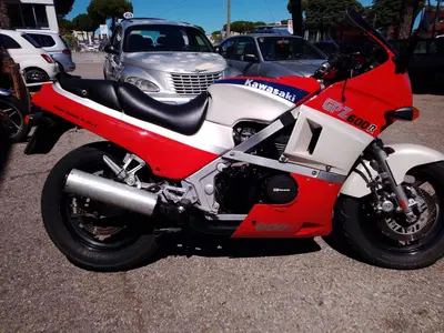 Kawasaki GPz 600 R usata