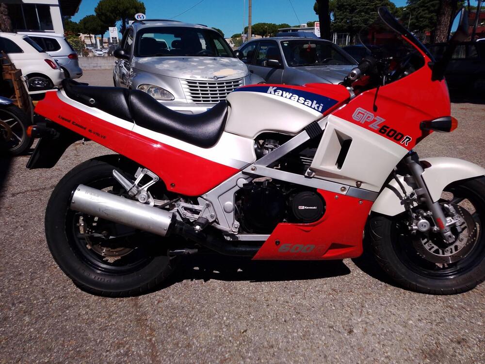 Kawasaki GPZ 600 R