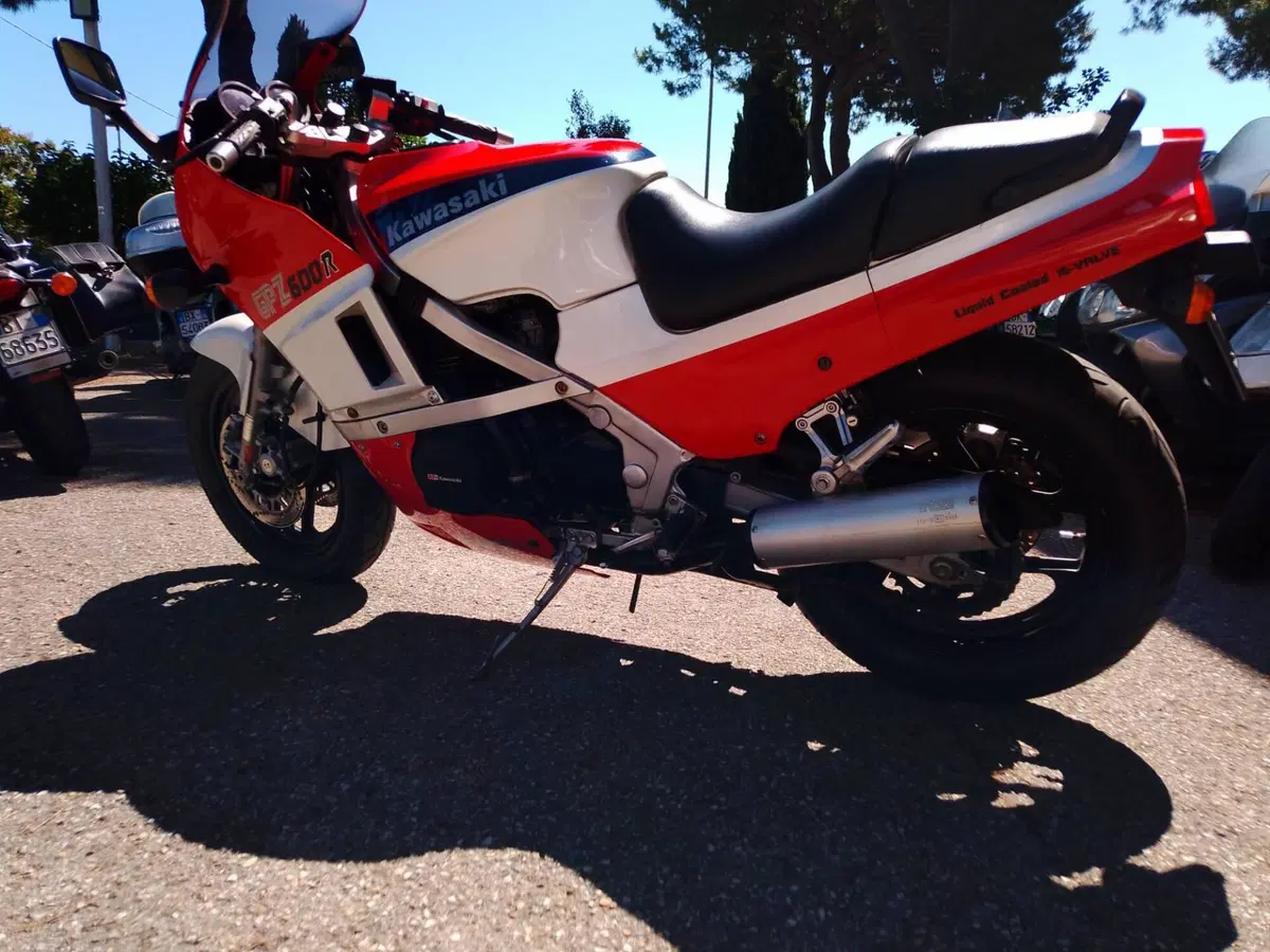 Kawasaki GPZ 600 R (10)
