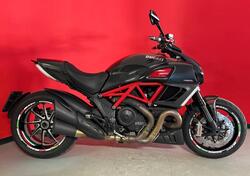 Ducati Diavel 1200 Carbon (2010 - 13) usata