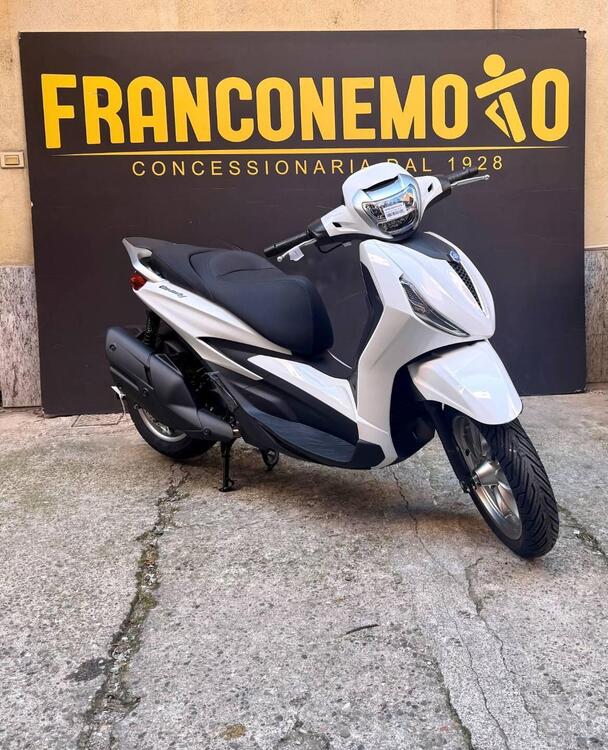 Piaggio Beverly 400 (2025)