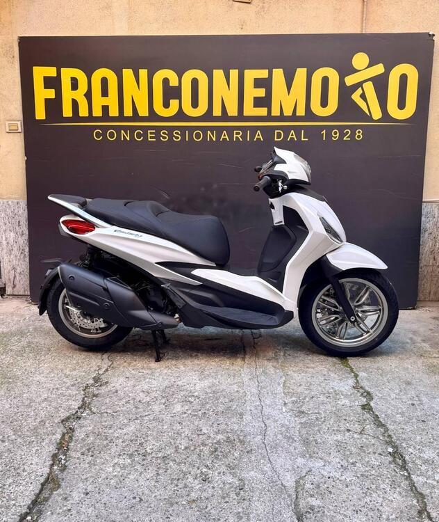 Piaggio Beverly 400 (2025) (2)