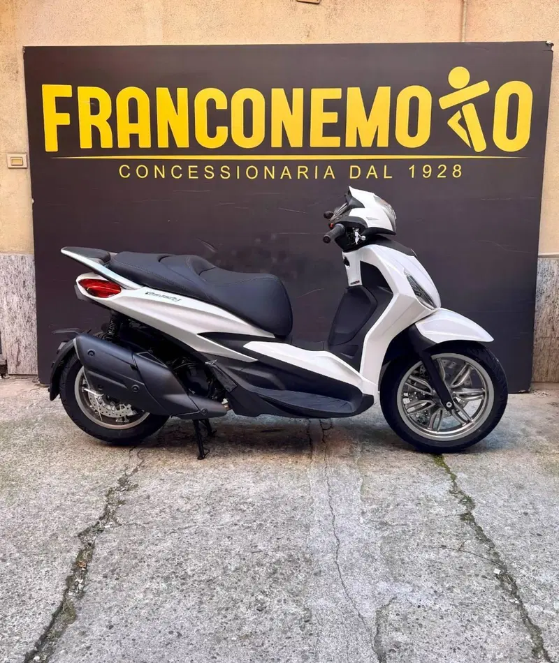 Piaggio Beverly 400 (2025 - 26) (2)