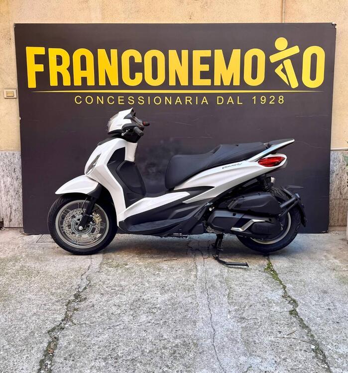 Piaggio Beverly 400 (2025) (4)