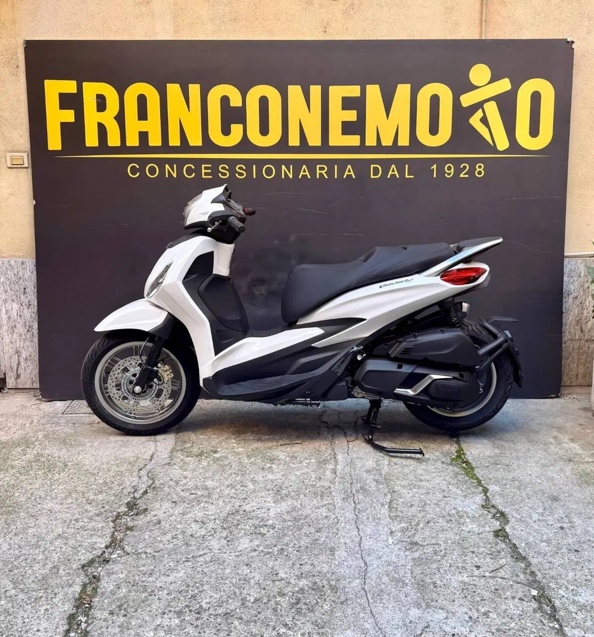 Piaggio Beverly 400 (2025 - 26) (4)