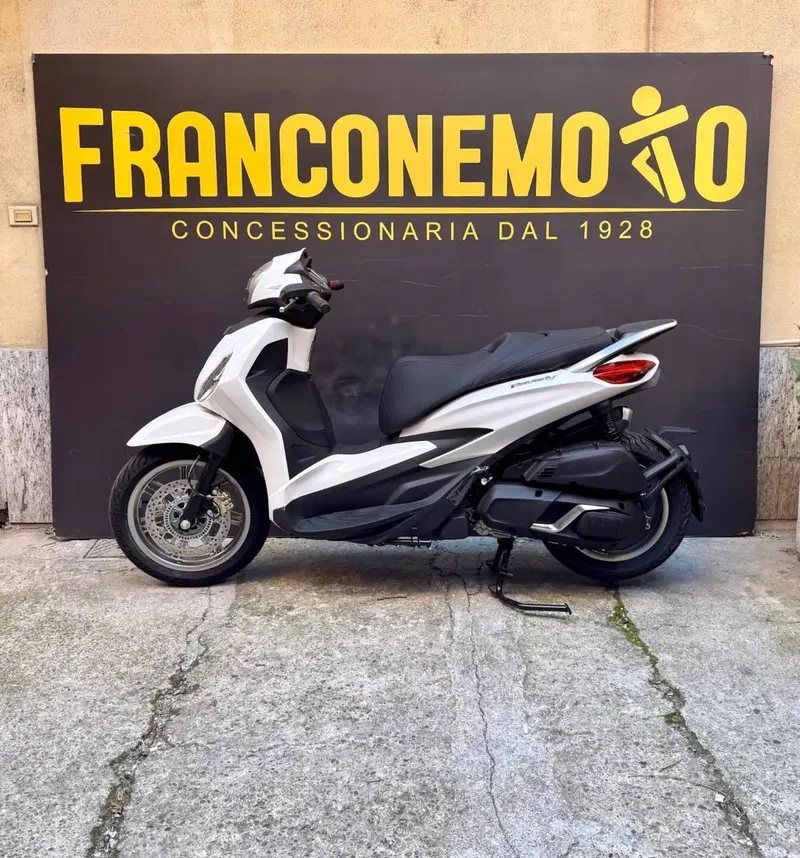 Piaggio Beverly 400 (2025 - 26) (4)